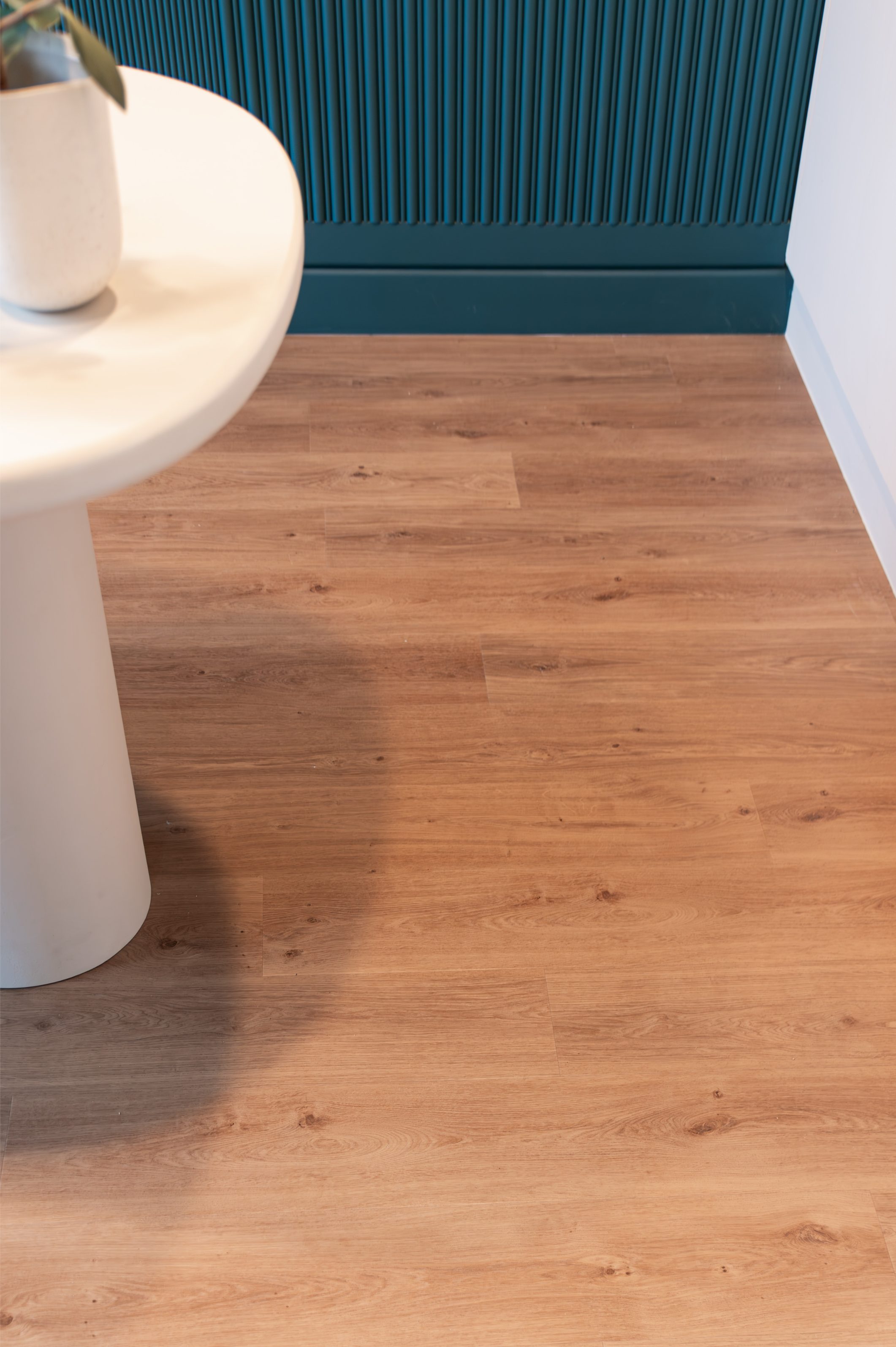 Cognac (F019) - Long Vinyl Planks | Floorify